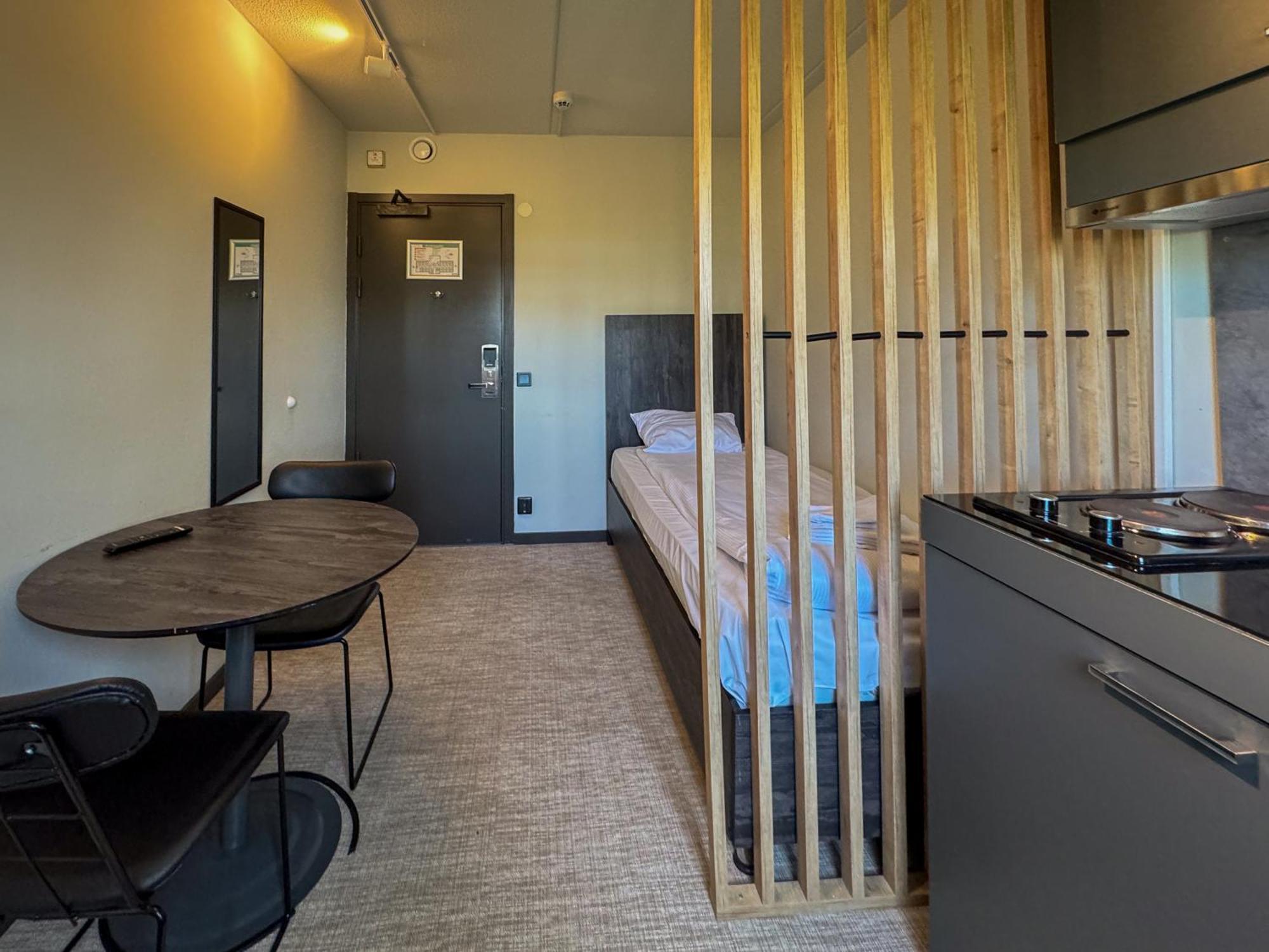 Joenkoeping Hotel Apartments Esterno foto