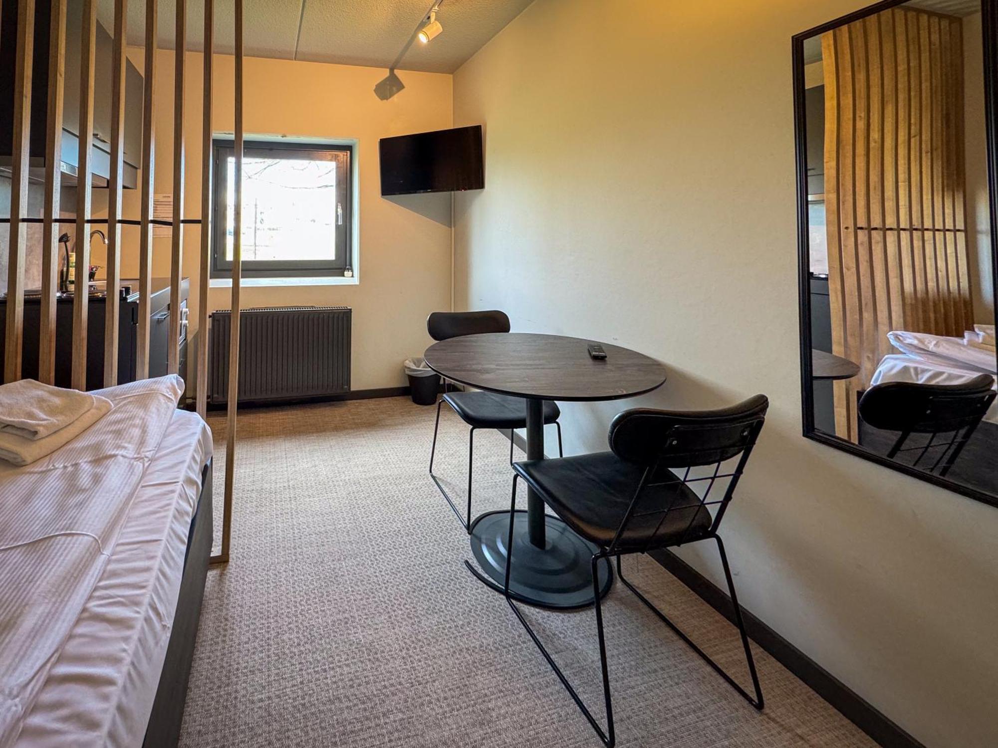 Joenkoeping Hotel Apartments Esterno foto